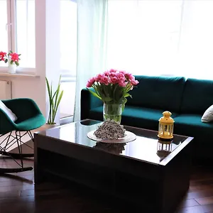 https://cooee-apartments-stylish-and-spacious.warsawhotelspoland.com
