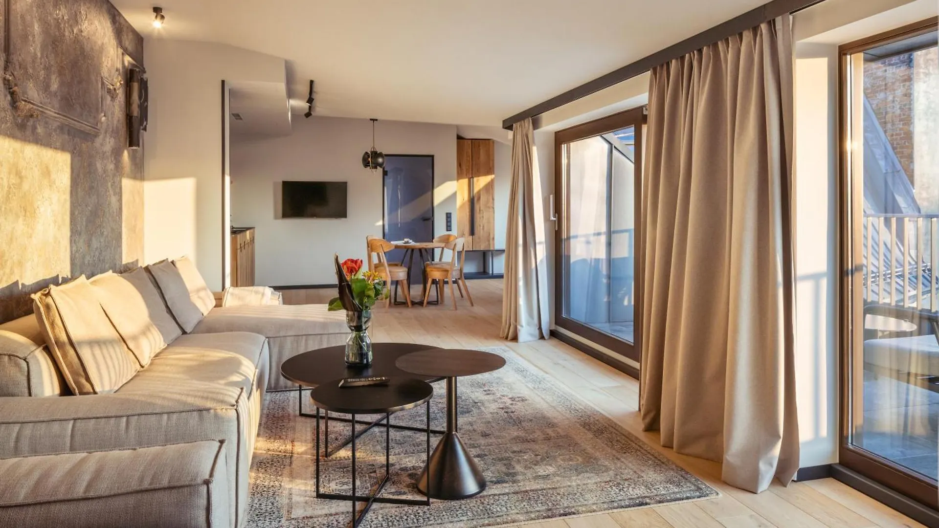 Nomadic Urban Premium Suites Kraków 0*,