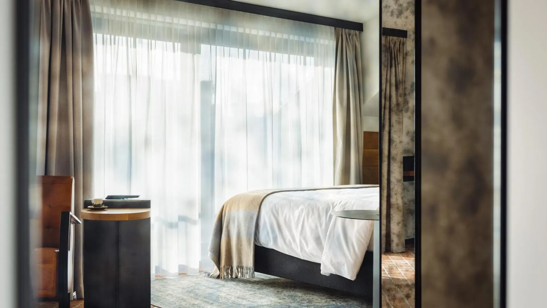 Nomadic Urban Premium Suites Kraków 0*,